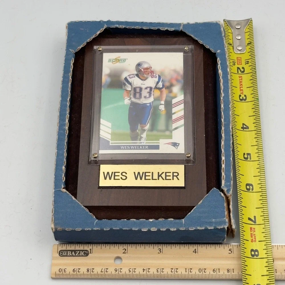 Wes Welker New England‎ Patriots 2007 Score Trading Card Wood Plaque Display